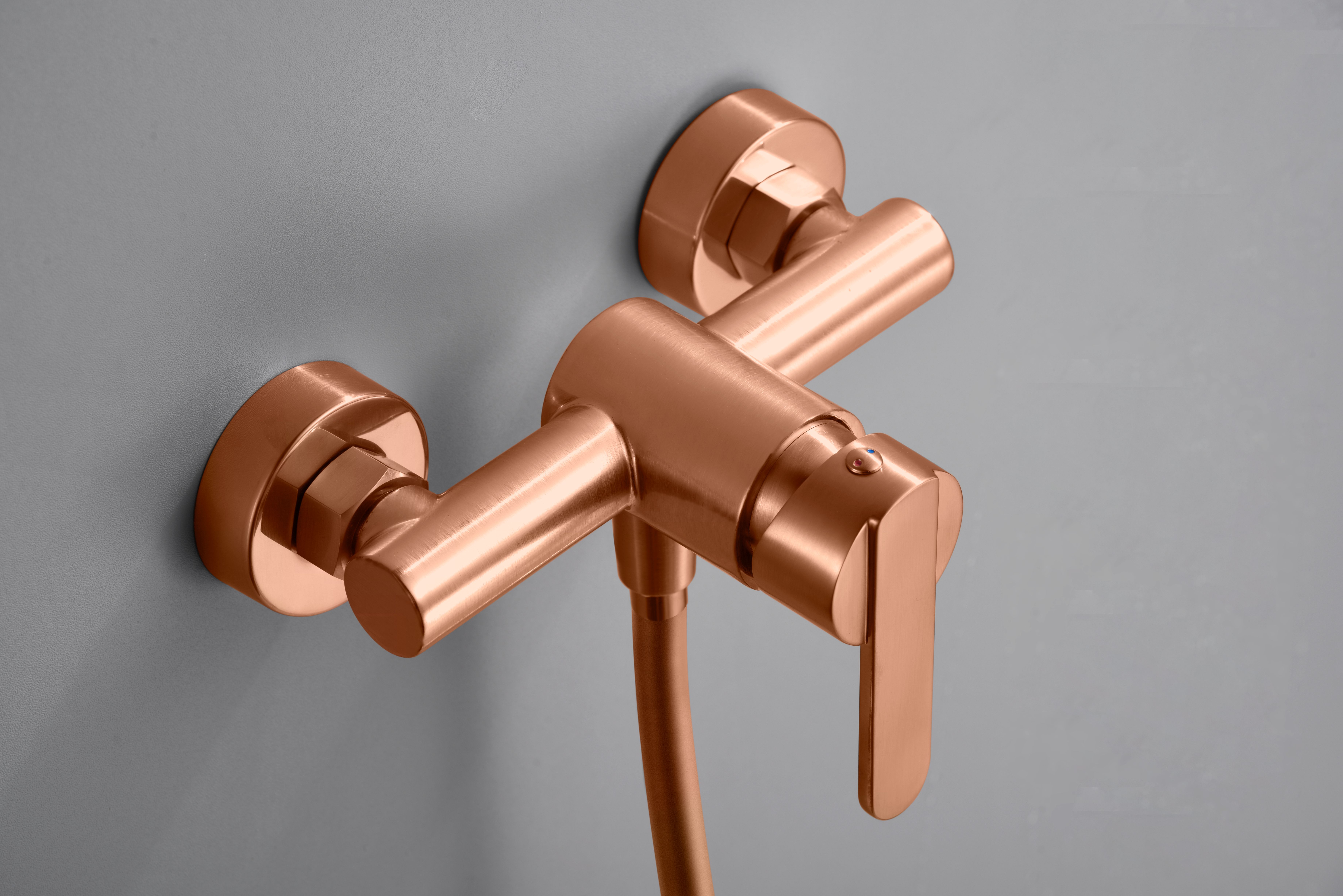 Смеситель для душа настенный с душевым набором imex roma bdr001-5orc brushed rose gold pvd