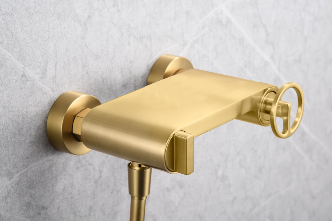 Смеситель для душа настенный с душевым набором imex olimpo bdc033-5oc brushed gold pvd