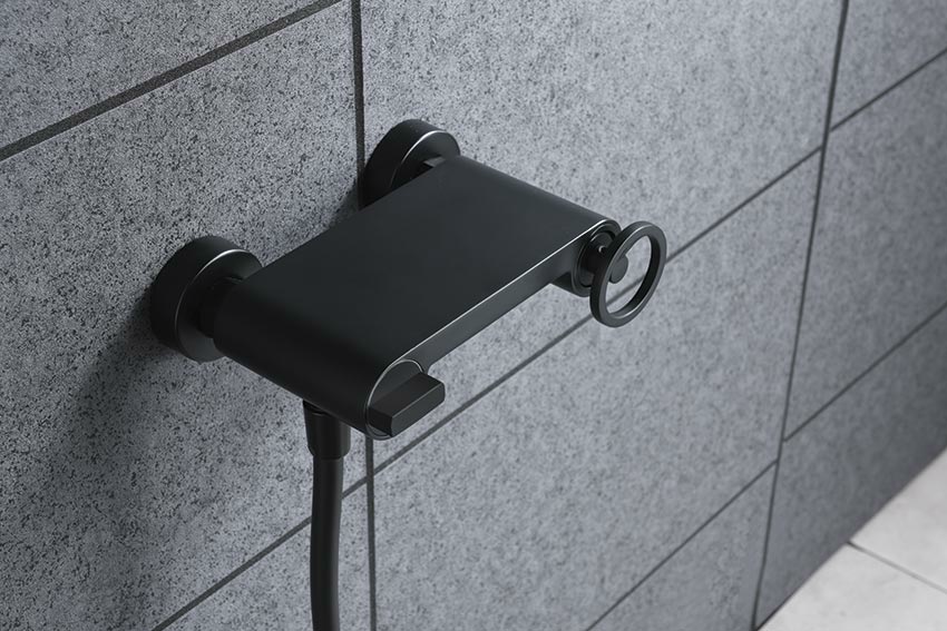 Смеситель для душа настенный с душевым набором imex olimpo bdc033-5ng matt black