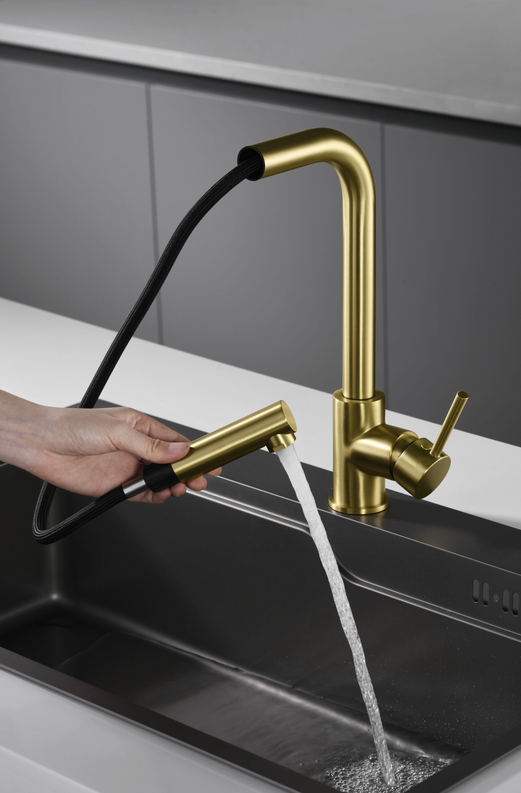 Смеситель для кухни с вытяжной лейкой на 1 режим imex malta gce006/oc brushed gold pvd