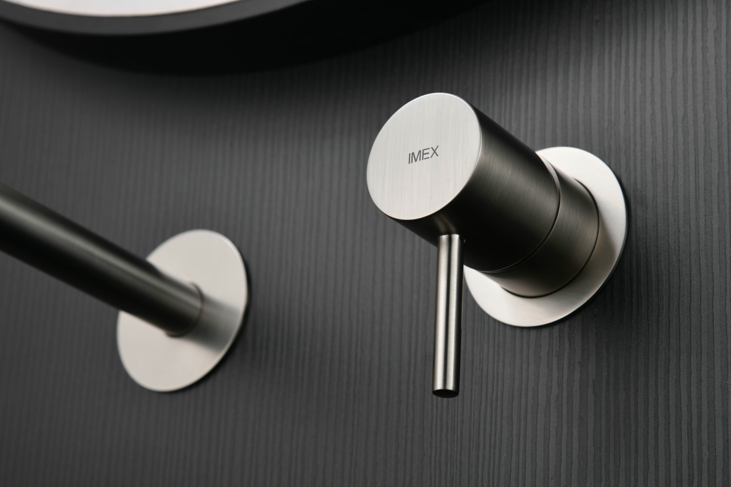 Смеситель для раковины настенный скрытая часть в комплекте imex monza glm039/nq brushed nickel