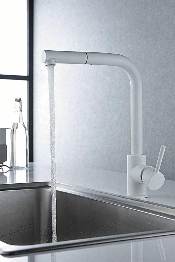 Смеситель для кухни с вытяжной лейкой на 1 режим imex malta gce006/bl matt white