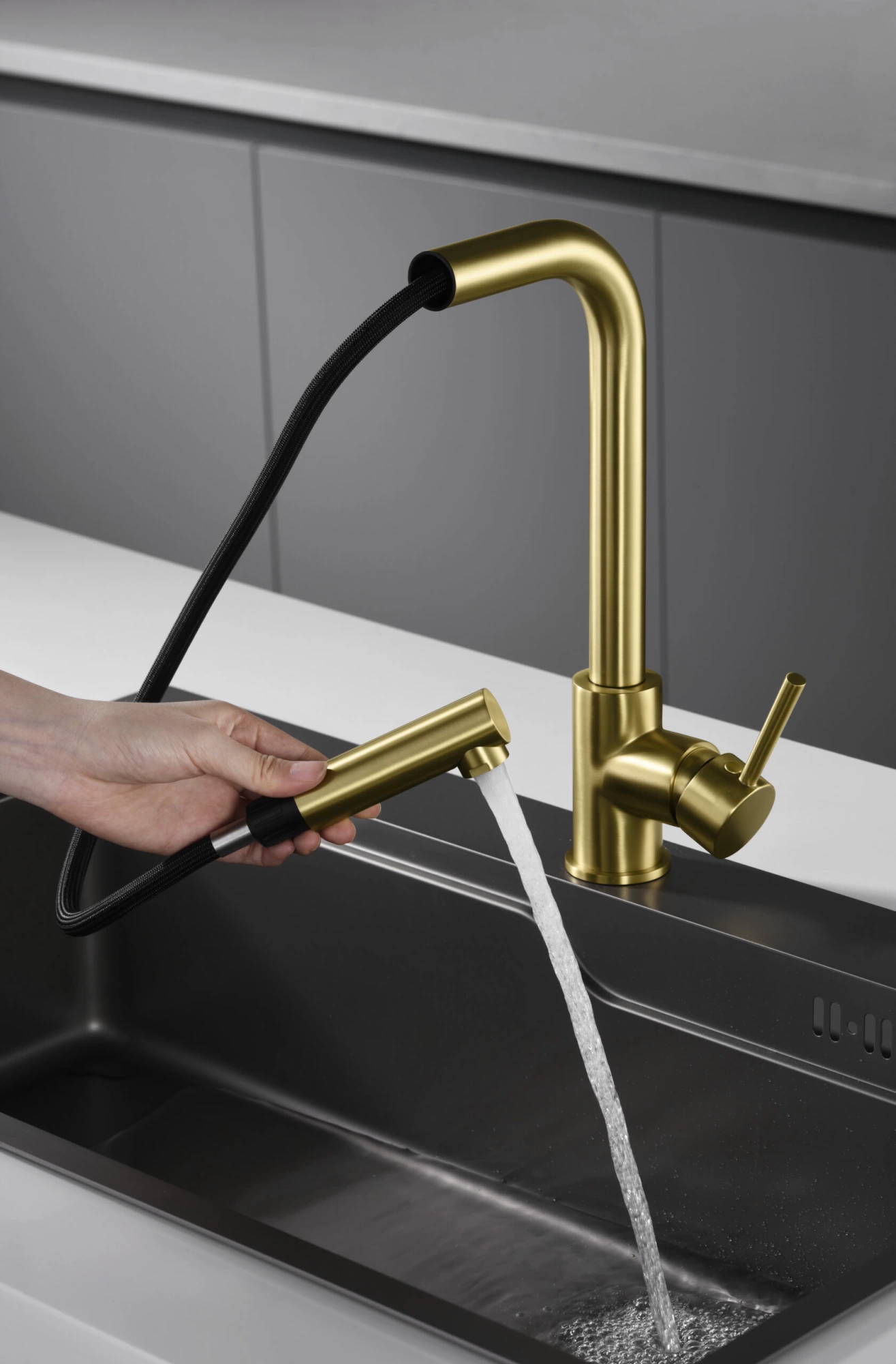 Смеситель для кухни с вытяжной лейкой на 1 режим imex malta gce006/oc brushed gold pvd