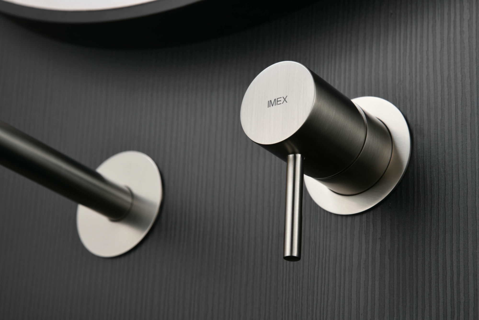 Смеситель для раковины настенный скрытая часть в комплекте imex monza glm039/nq brushed nickel