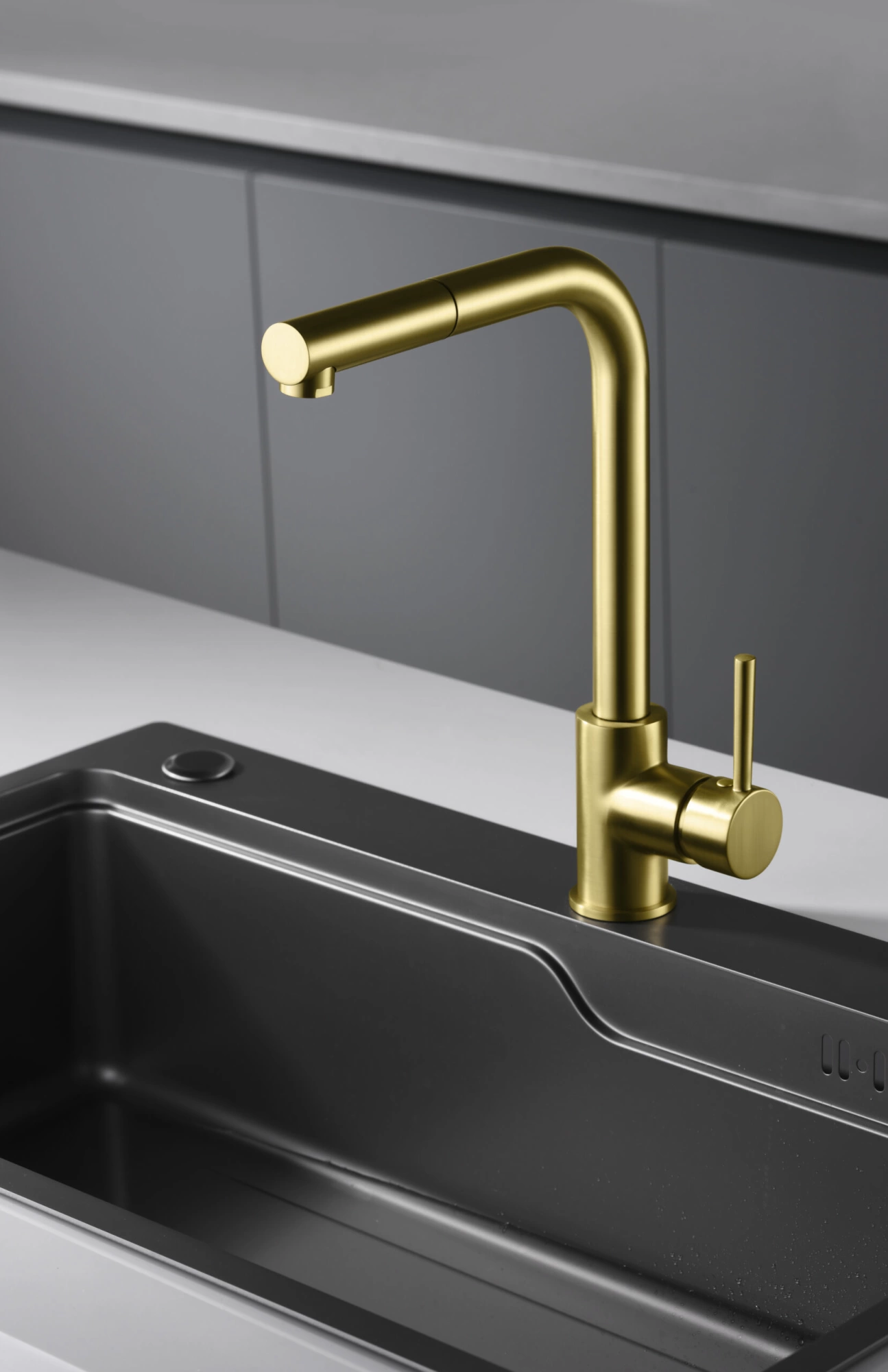 Смеситель для кухни с вытяжной лейкой на 1 режим imex malta gce006/oc brushed gold pvd