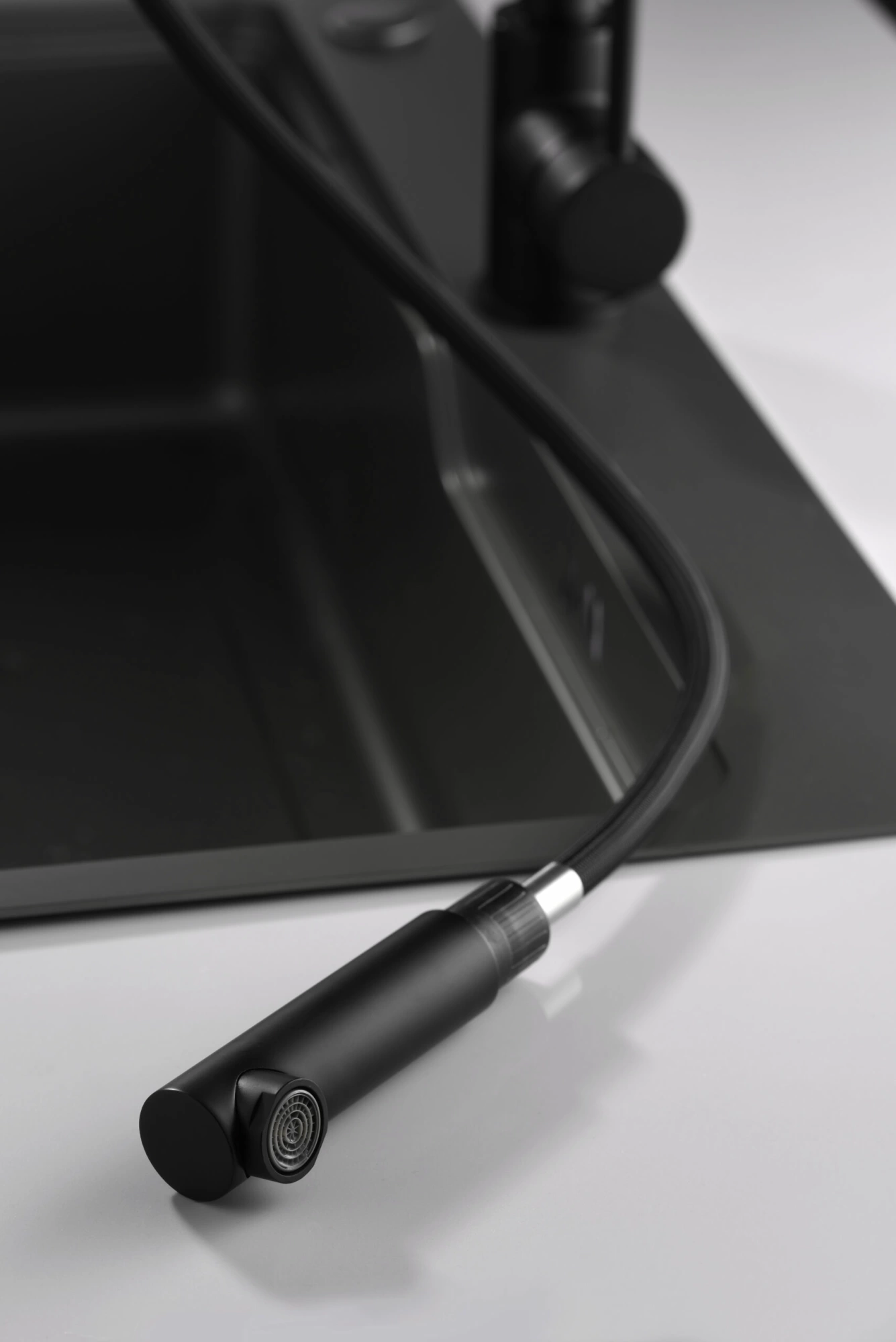 Смеситель для кухни с вытяжной лейкой на 1 режим imex malta gce006/ng matt black